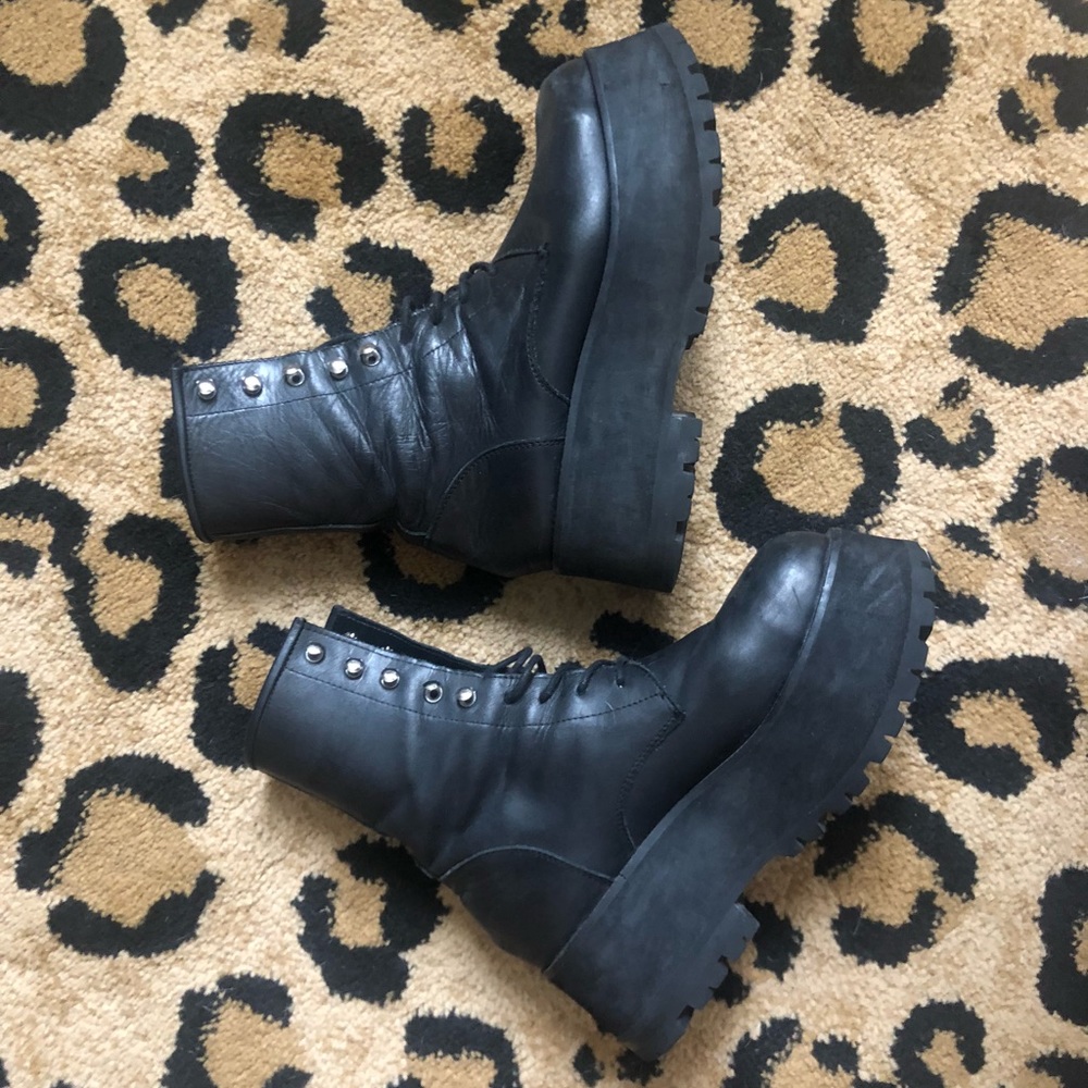 UNIF Platform Boots